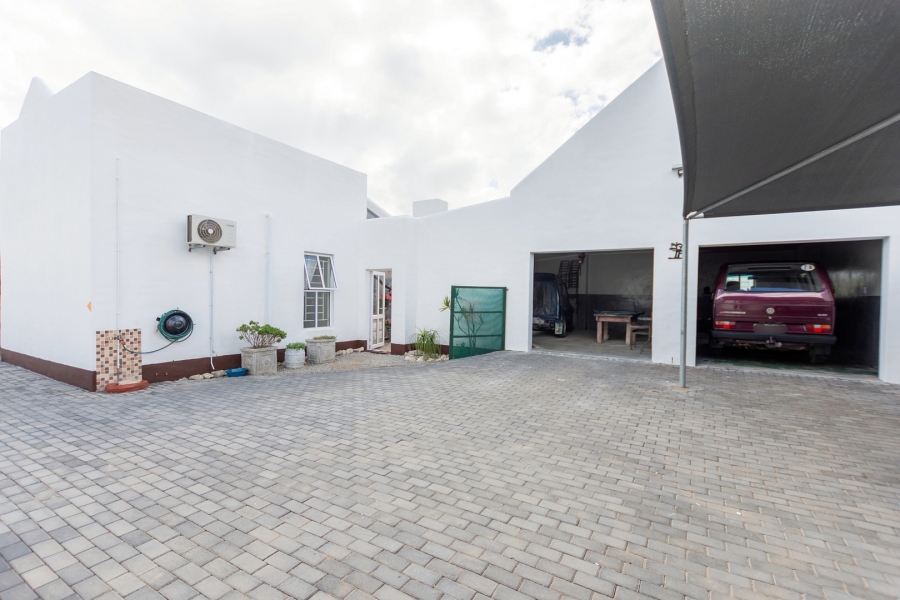 3 Bedroom Property for Sale in Laaiplek Western Cape